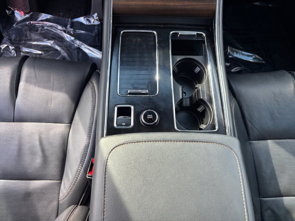Used 2025 Lincoln Aviator Reserve w/ Equipment Group 201A AWD/4WD image 34