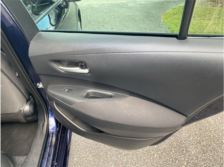 Used 2020 Toyota Corolla LE image 28