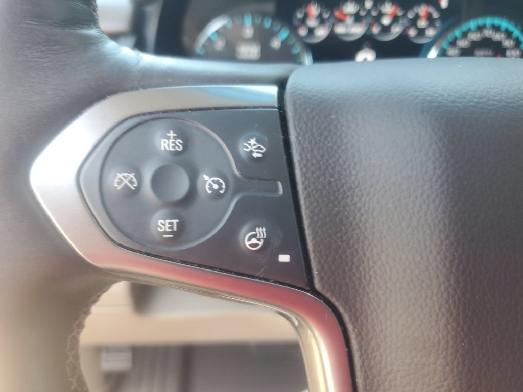 Used 2018 Chevrolet Suburban Premier RWD image 24