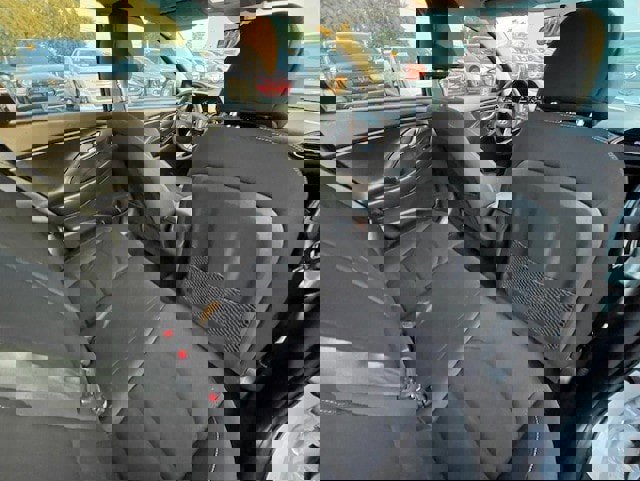 Used 2018 Hyundai Elantra GT image 21