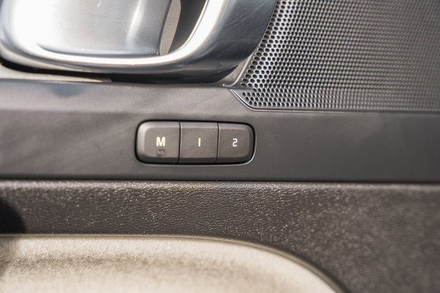 Used 2023 Volvo XC40 B5 Plus w/ Climate Package image 36