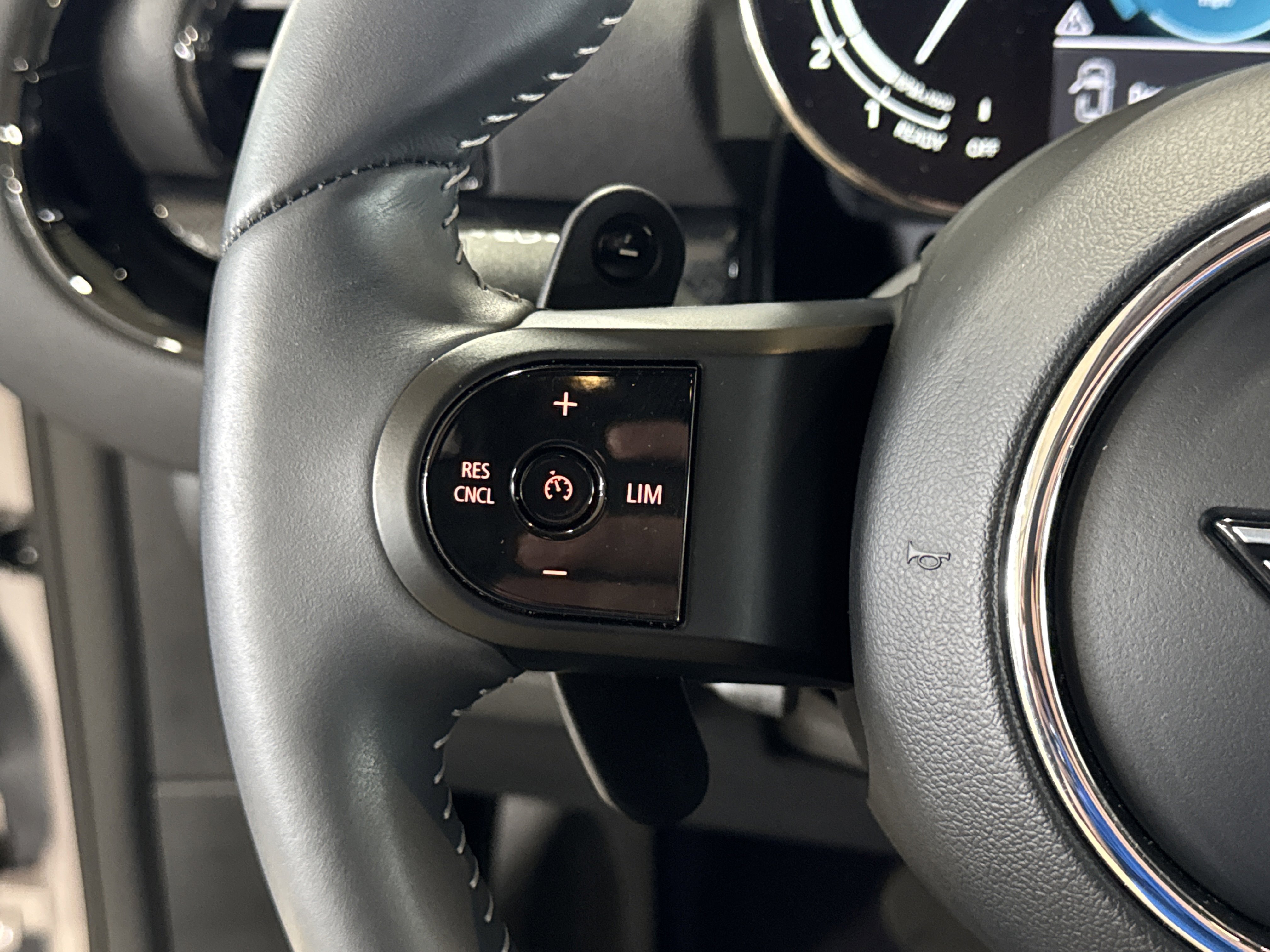 Used 2024 MINI Cooper Clubman S w/ Signature Upholstery Package image 22