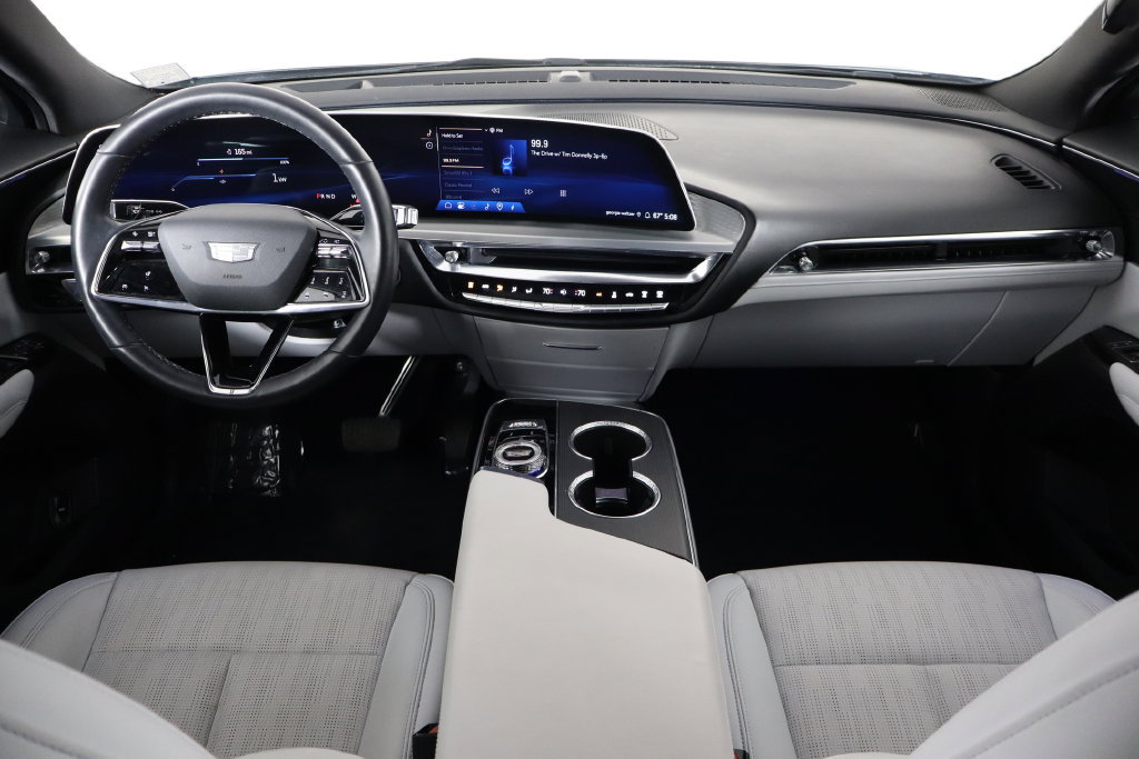 Used 2024 Cadillac Lyriq Luxury AWD/4WD image 7