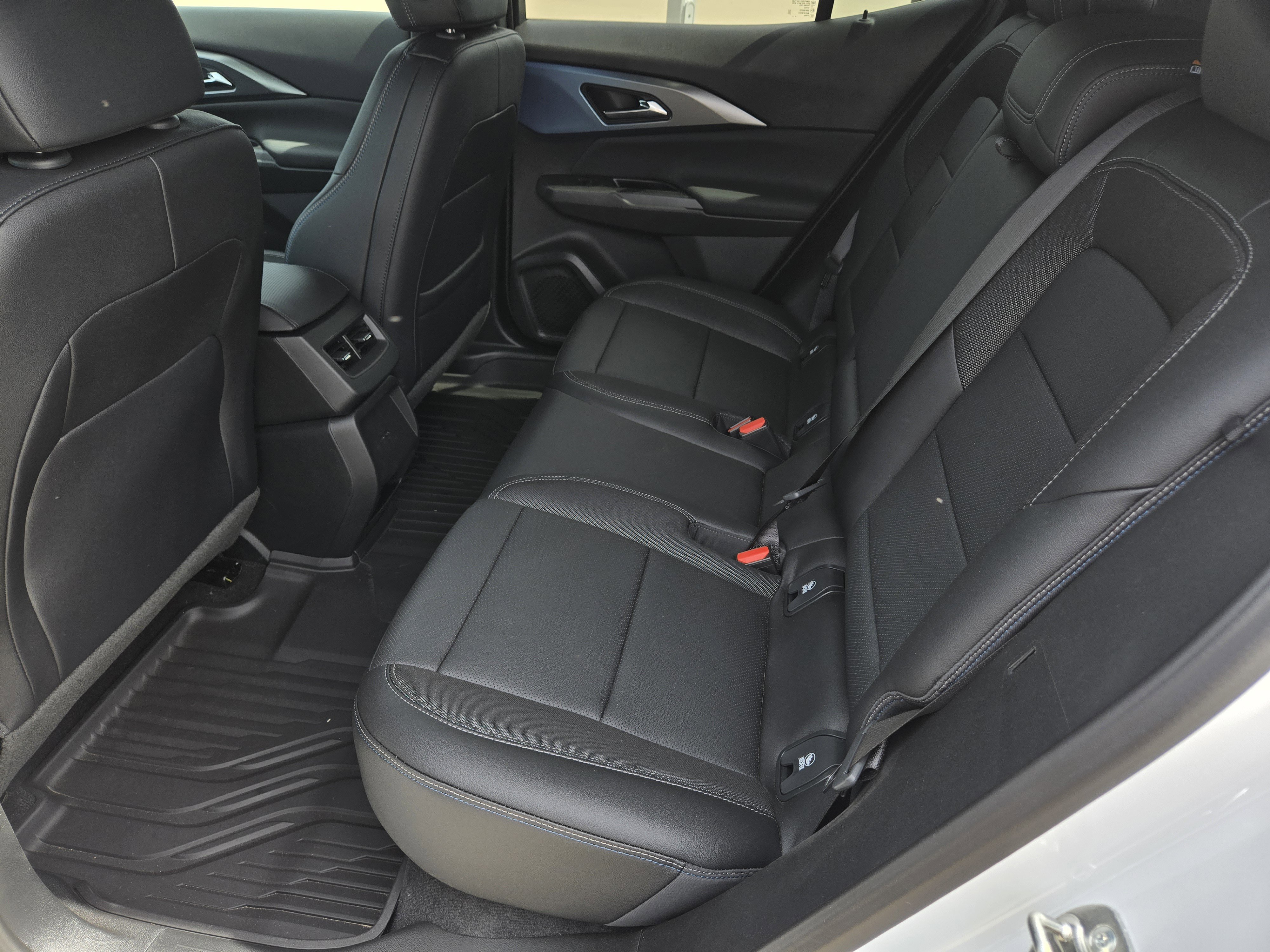 New 2026 Chevrolet Equinox EV LT image 21