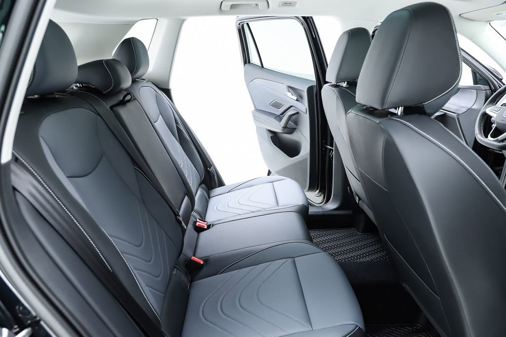 New 2026 Volkswagen Tiguan SE image 38