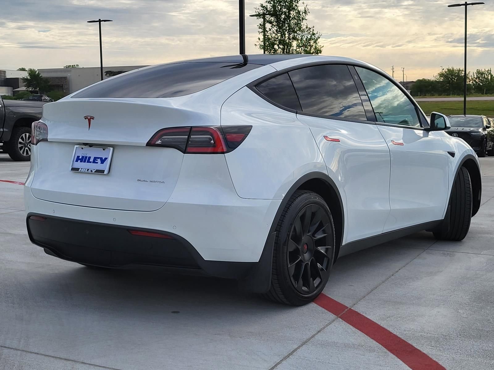 Used 2021 Tesla Model Y Long Range image 5