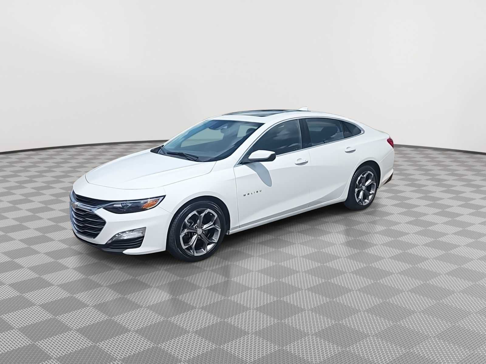 Used 2024 Chevrolet Malibu LT FWD image 4
