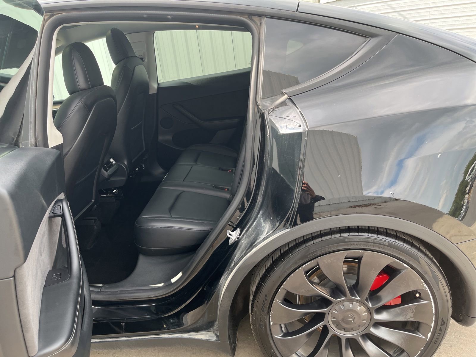 Used 2022 Tesla Model Y Performance AWD/4WD image 12