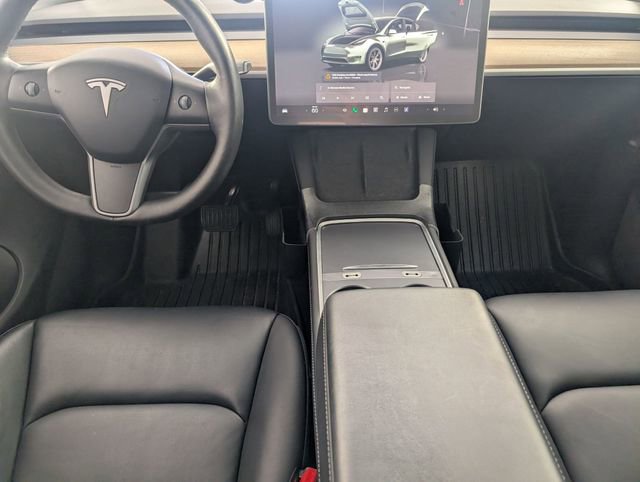 Used 2022 Tesla Model Y Long Range image 22