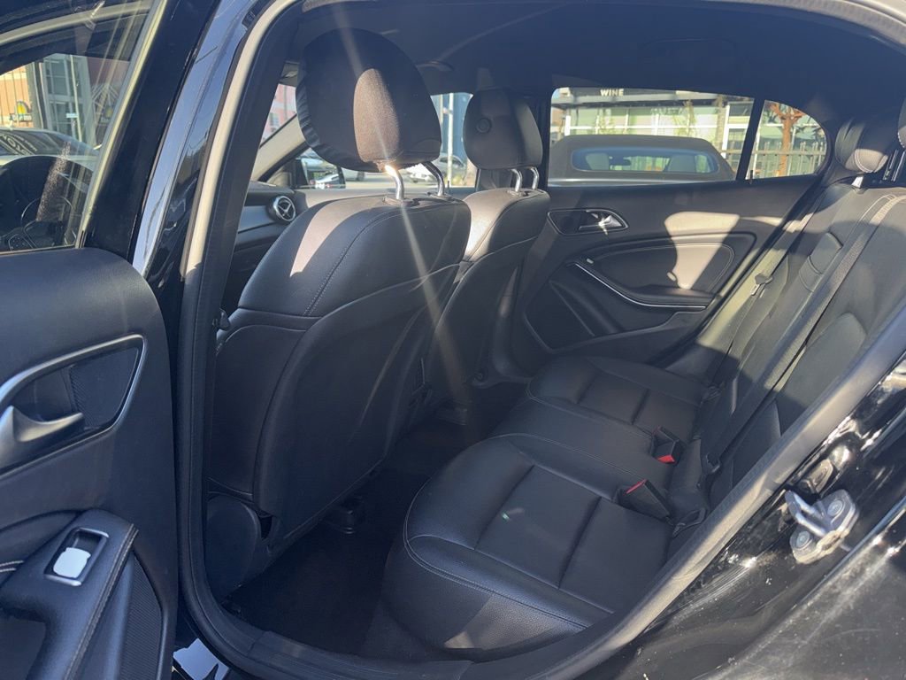 Used 2018 Mercedes-Benz GLA 250 w/ AMG Line Exterior image 9