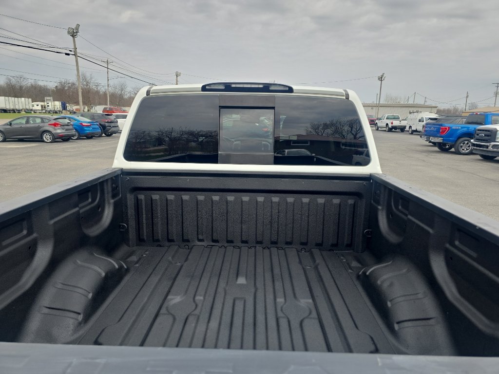 Used 2017 Nissan Titan SV image 10