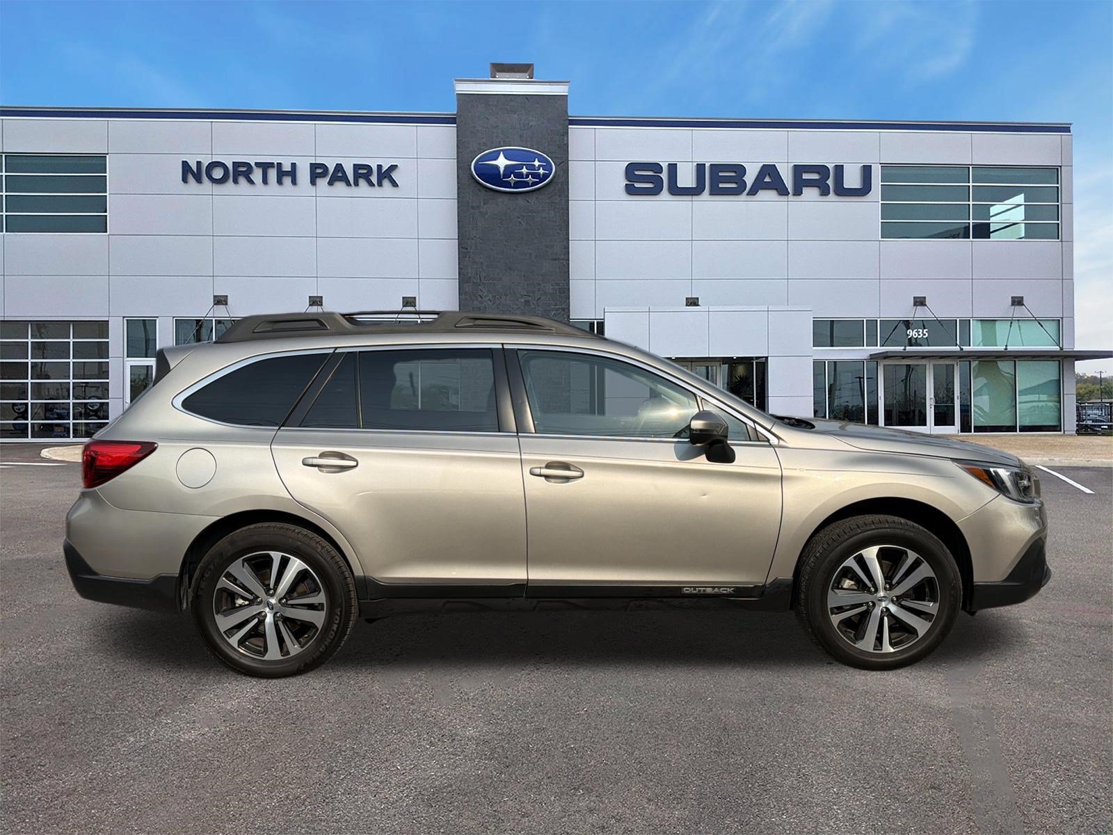 Used 2019 Subaru Outback 2.5i Limited AWD/4WD image 2
