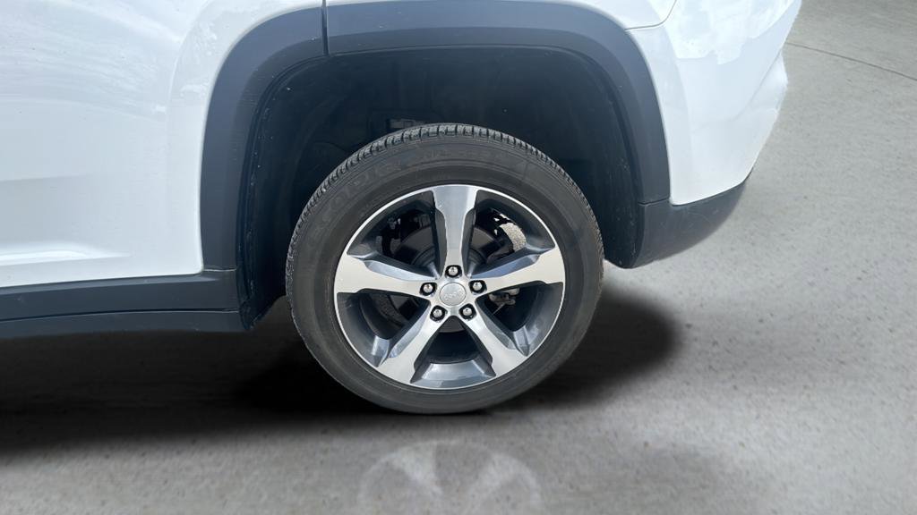 Used 2023 Jeep Grand Cherokee Limited image 25