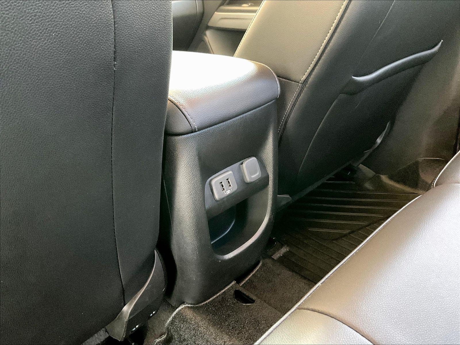 Used 2020 Chevrolet Colorado LT w/ Luxury Package AWD/4WD image 11