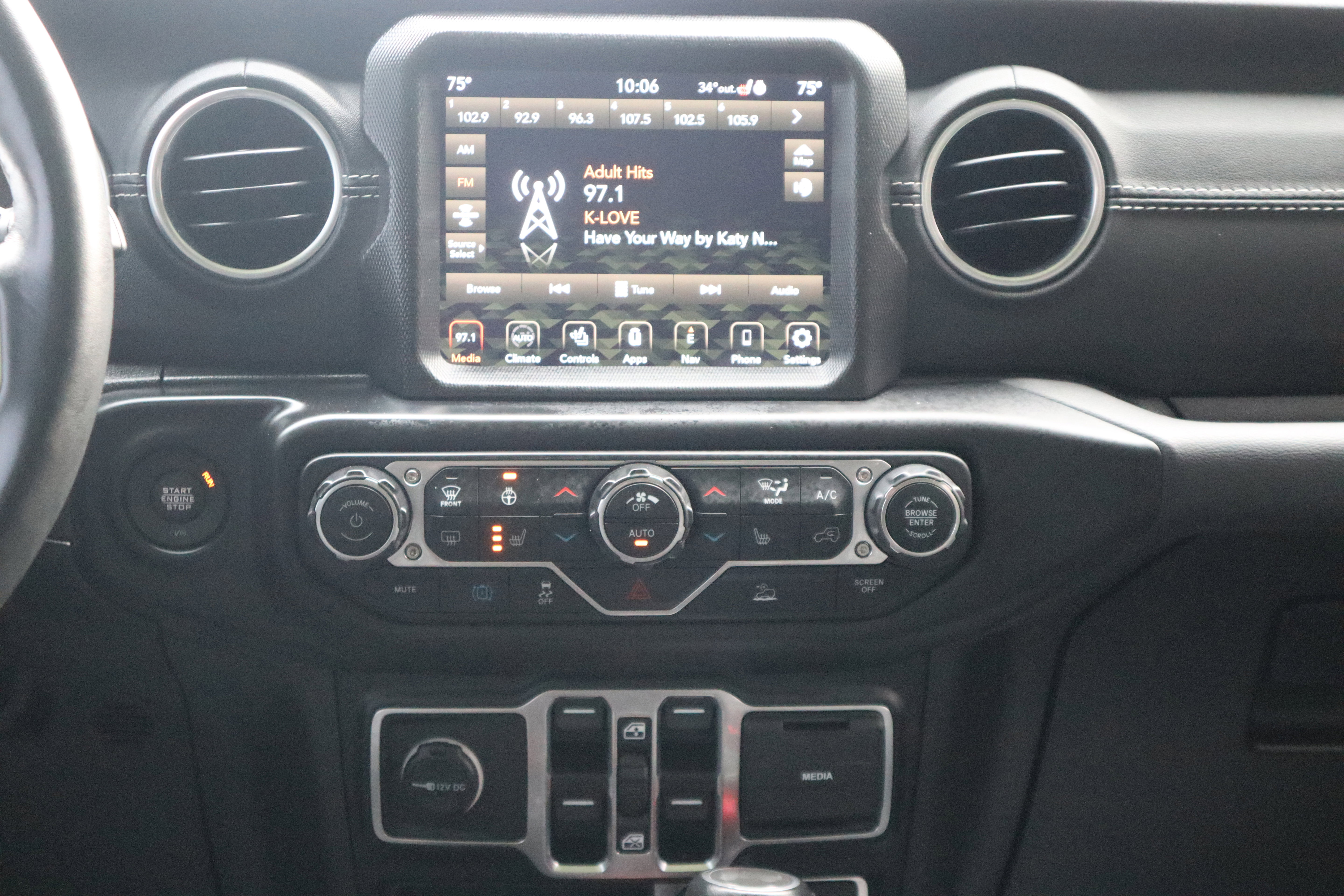 Used 2021 Jeep Wrangler Unlimited Sahara w/ Cold Weather Group image 15