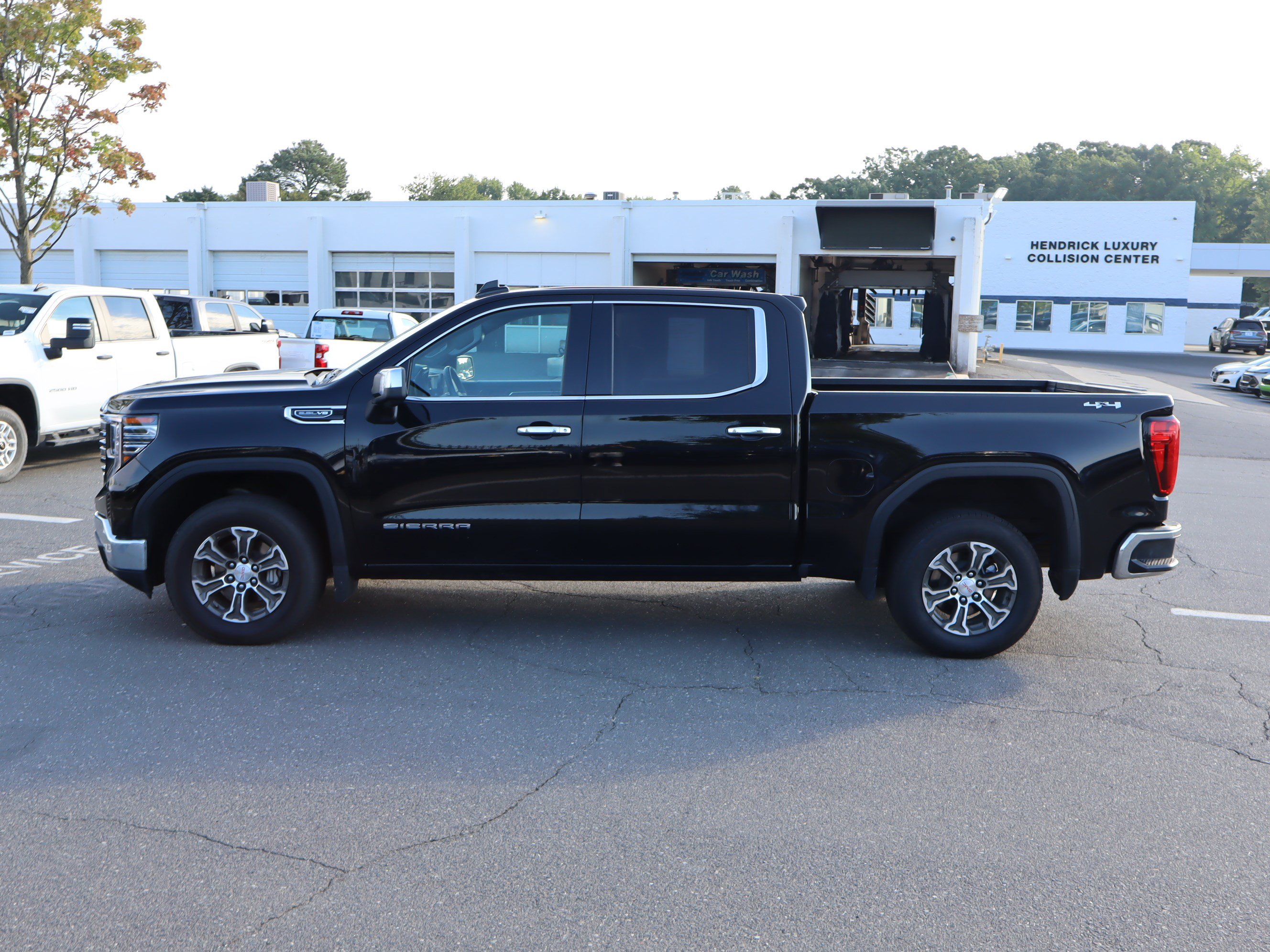 Used 2025 GMC Sierra 1500 SLT AWD/4WD image 7