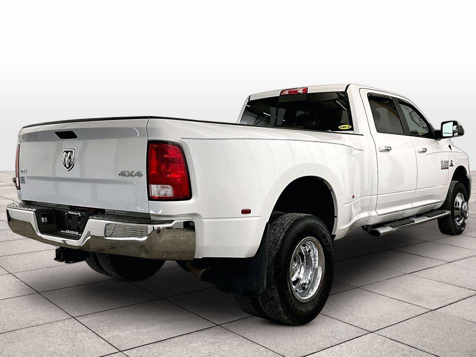 Used 2018 RAM 3500 SLT AWD/4WD image 11