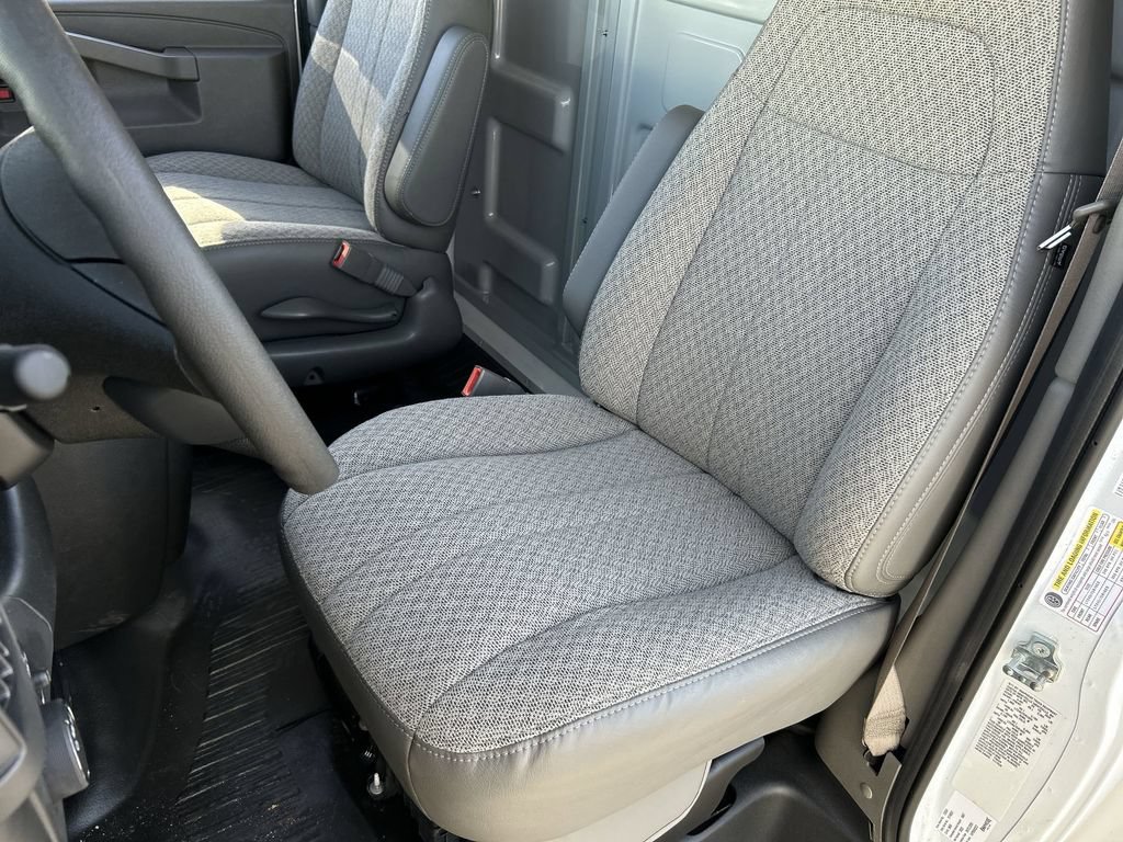 New 2025 GMC Savana 3500 w/ Power Convenience Package RWD image 18
