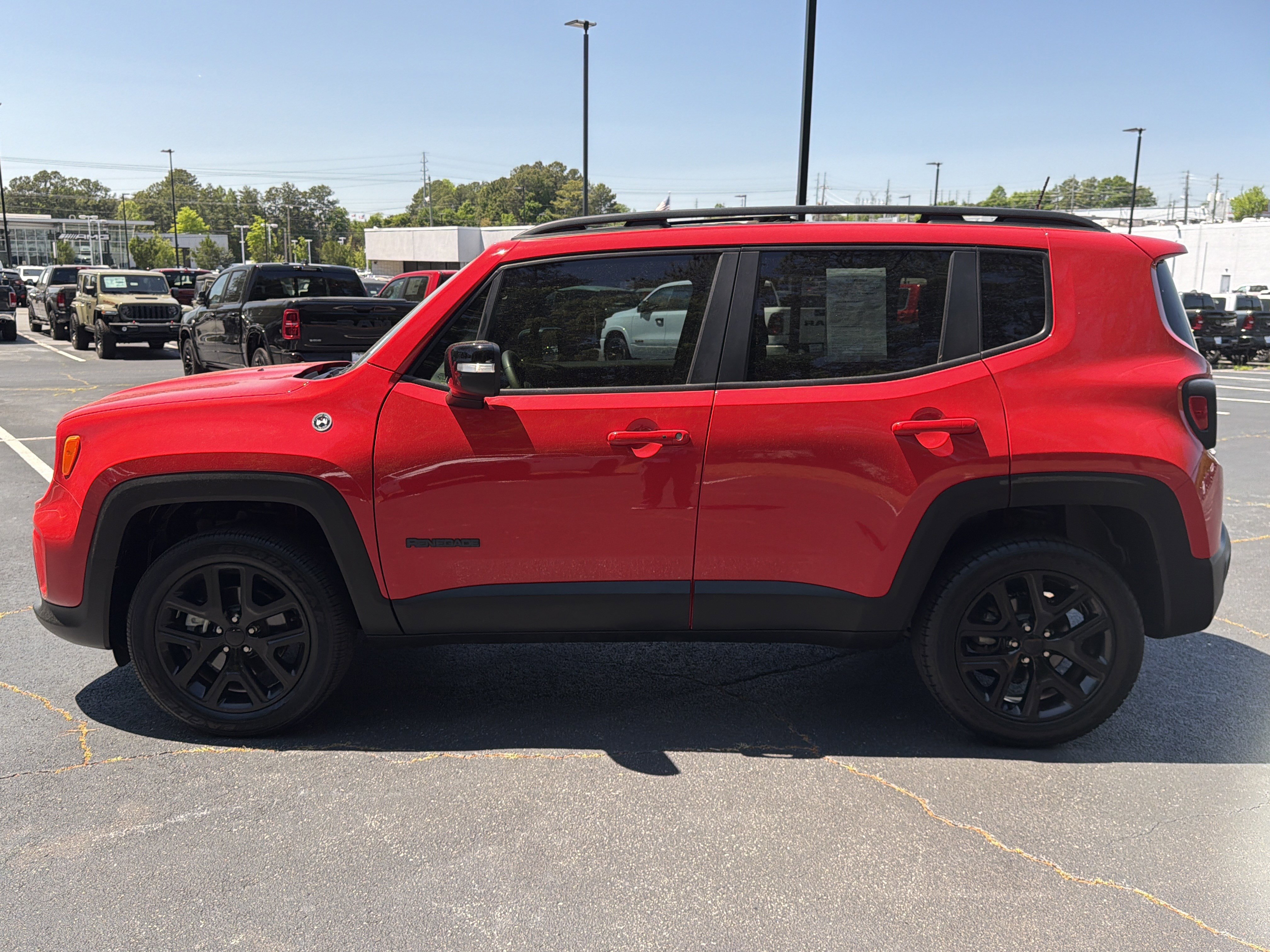 Used 2022 Jeep Renegade Altitude w/ Sun/Sound Group AWD/4WD image 4