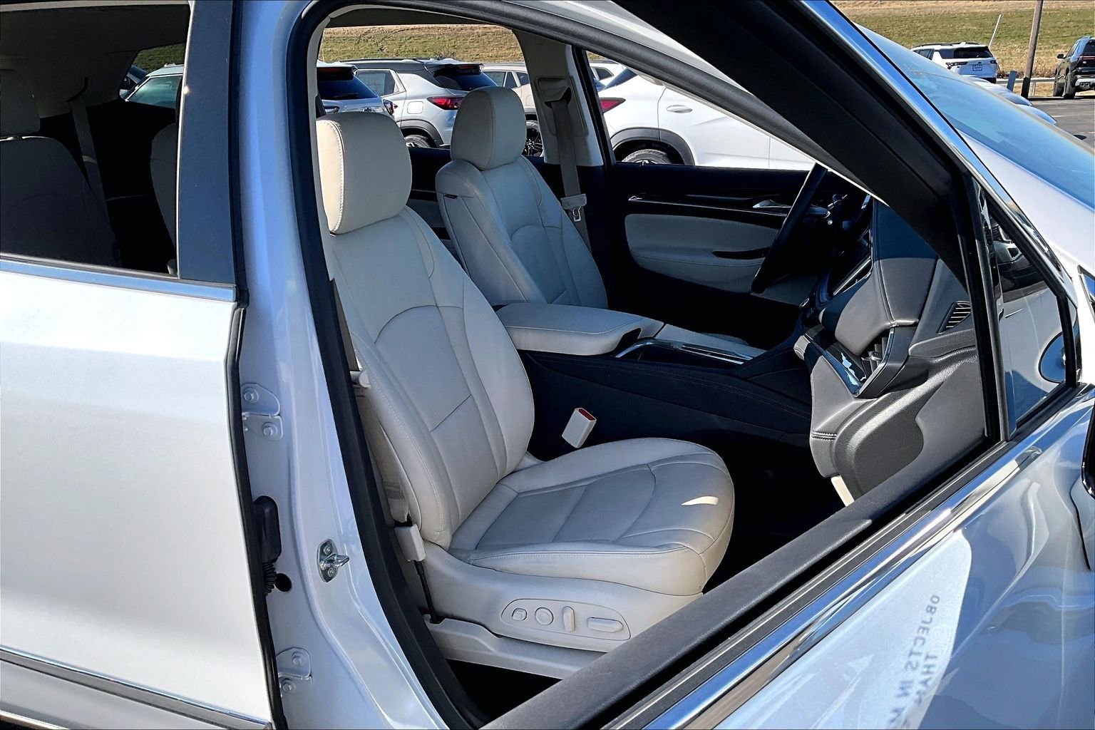 Used 2023 Buick Enclave Premium w/ Experience Buick Package image 7