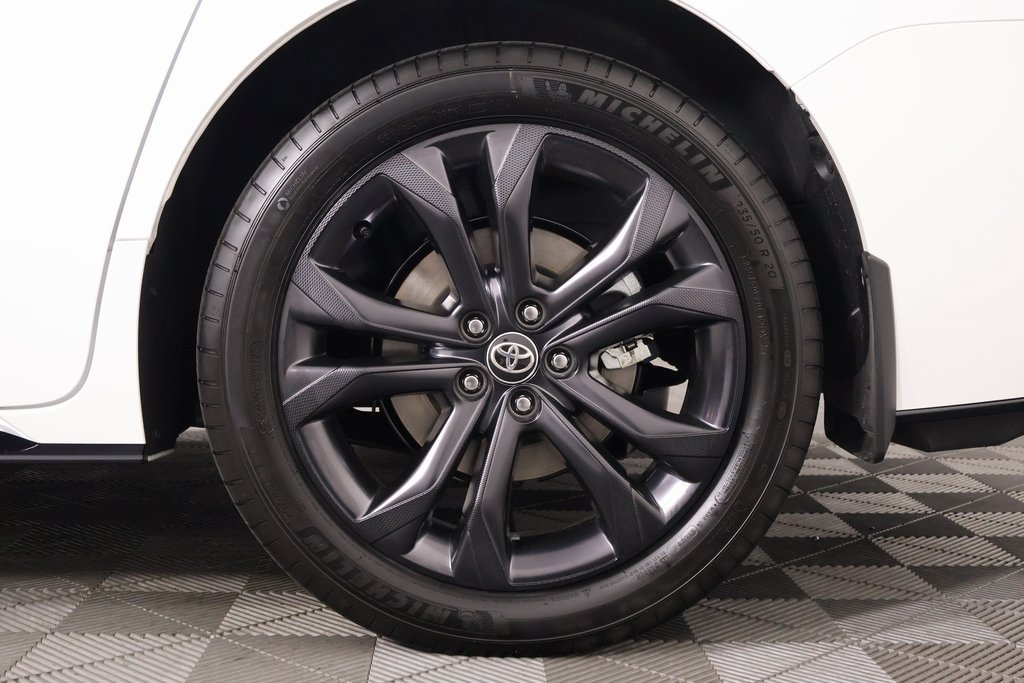 Used 2026 Toyota Sienna XSE FWD image 17