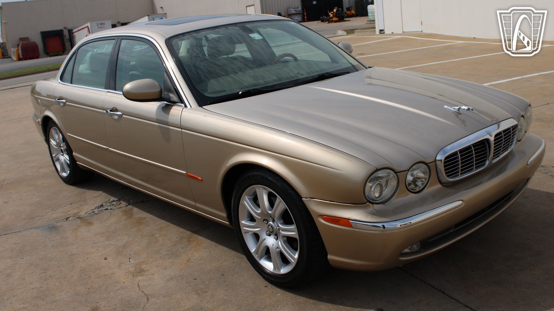 Used 2005 Jaguar XJ8 RWD image 2