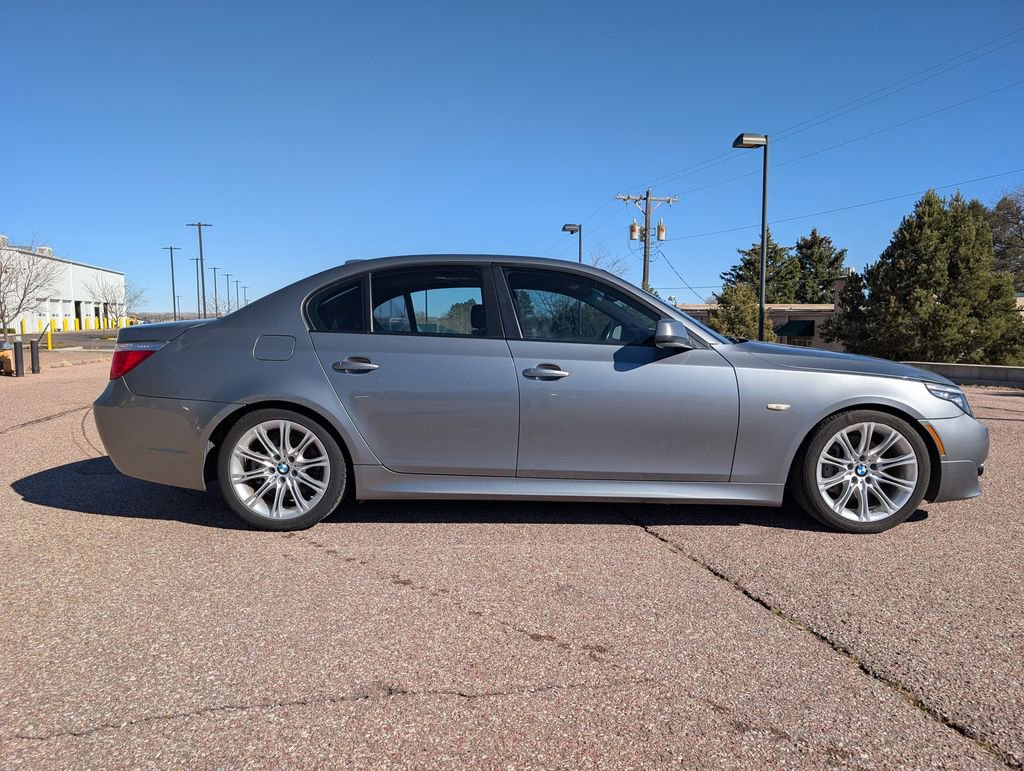 Used 2010 BMW 528i Sedan image 4