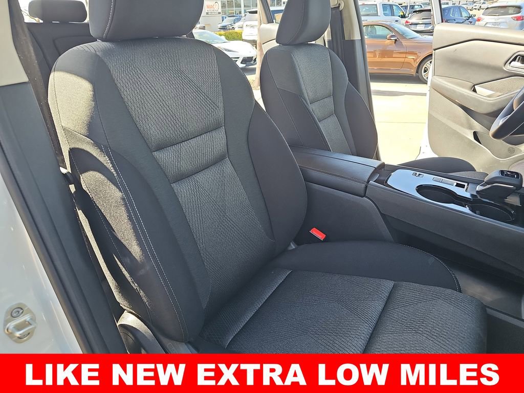 Used 2024 Nissan Rogue SV FWD image 10