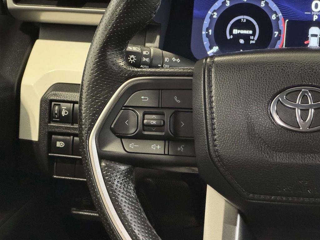 Used 2024 Toyota Tacoma TRD Off-Road image 28