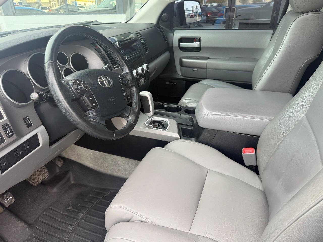 Used 2011 Toyota Sequoia Limited AWD/4WD image 9