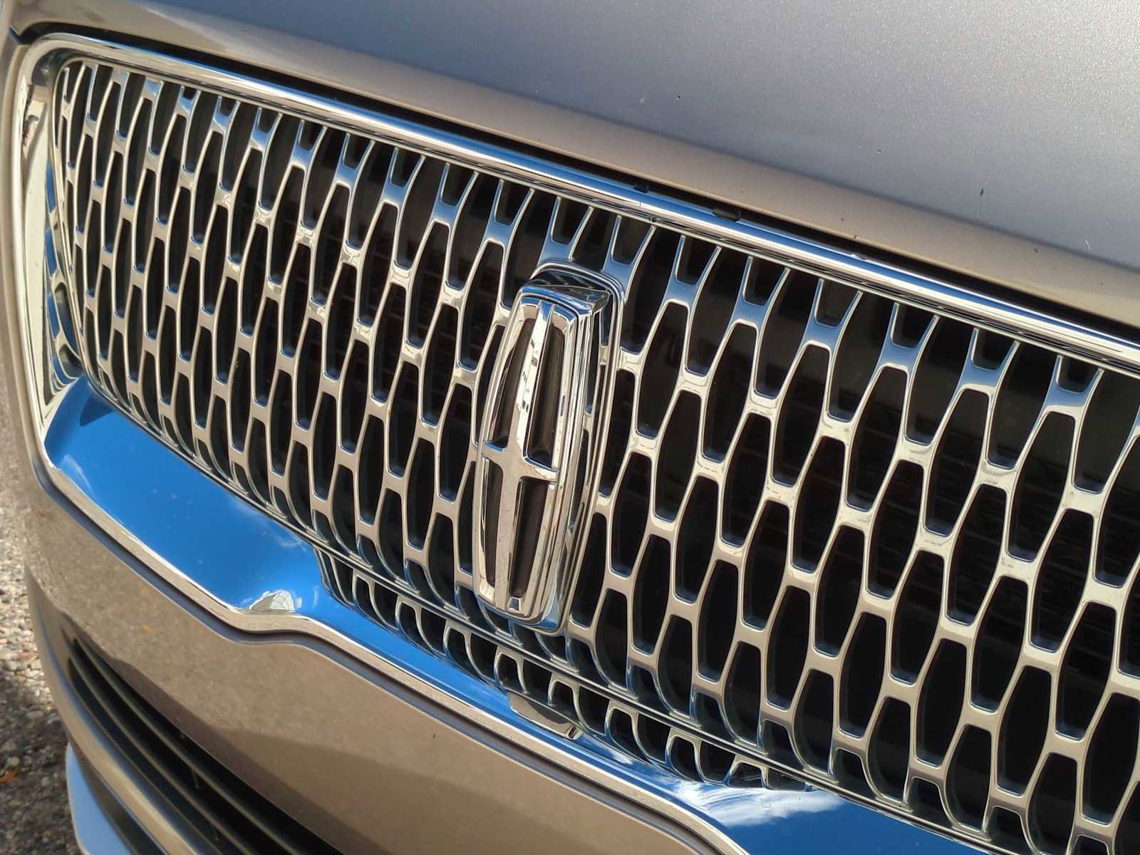 Used 2019 Lincoln MKC Reserve w/ MKC Climate Package image 12