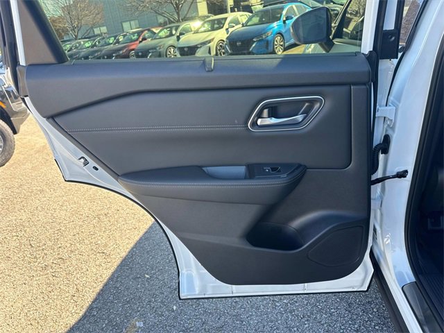 New 2026 Nissan Rogue Platinum w/ Platinum Premium Package image 15