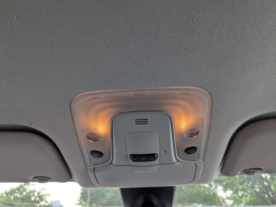 Used 2018 Toyota Prius Prime Premium w/ Carpet Mat Package image 11