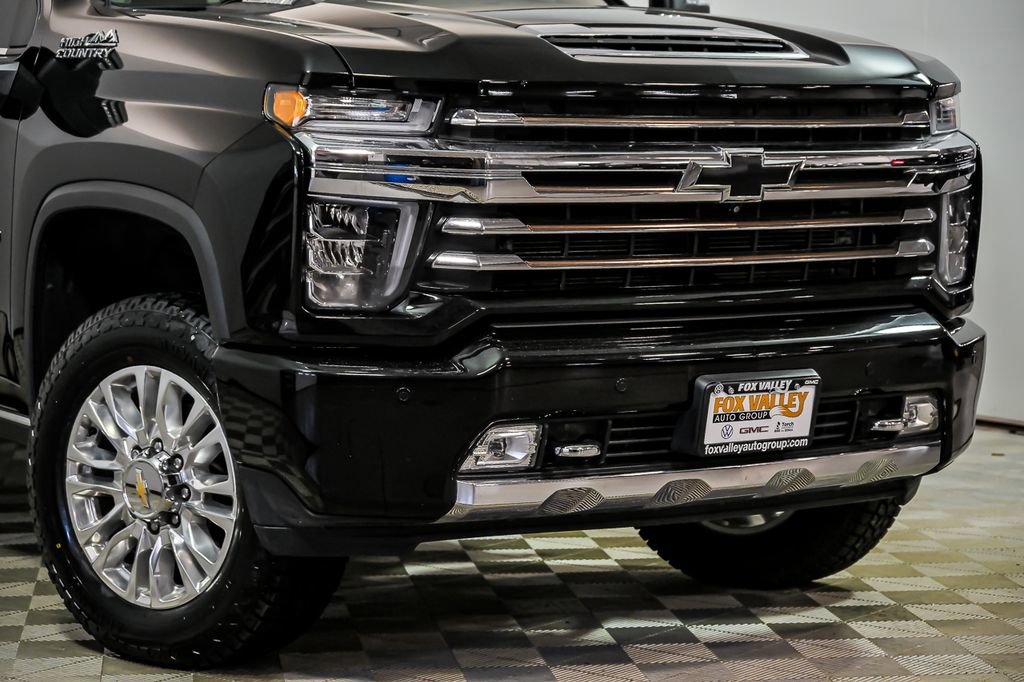 Used 2023 Chevrolet Silverado 3500 High Country image 2