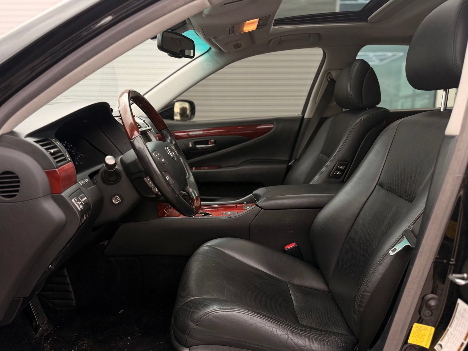 Used 2012 Lexus LS 460 AWD w/ Comfort Pkg image 16