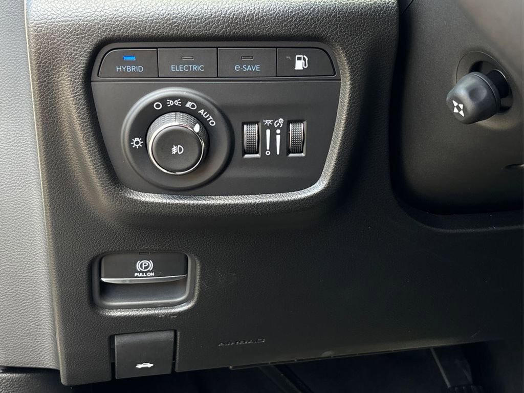 Used 2024 Jeep Grand Cherokee Trailhawk w/ Advanced Protech Group II image 43