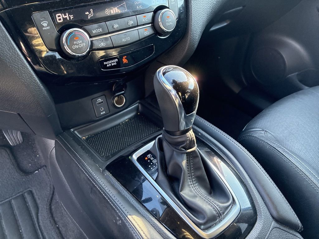 Used 2017 Nissan Rogue SL w/ SL Premium Package image 14