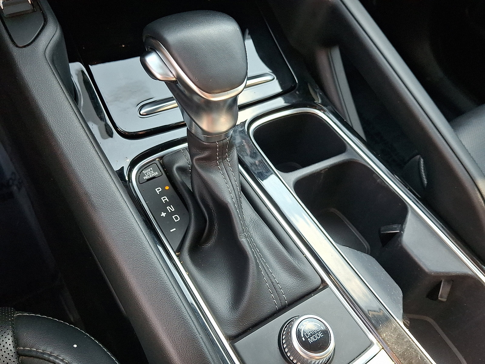 Used 2022 Kia Telluride S FWD image 16
