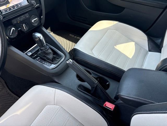 Used 2016 Volkswagen Jetta Sport w/ Lighting Package FWD image 12