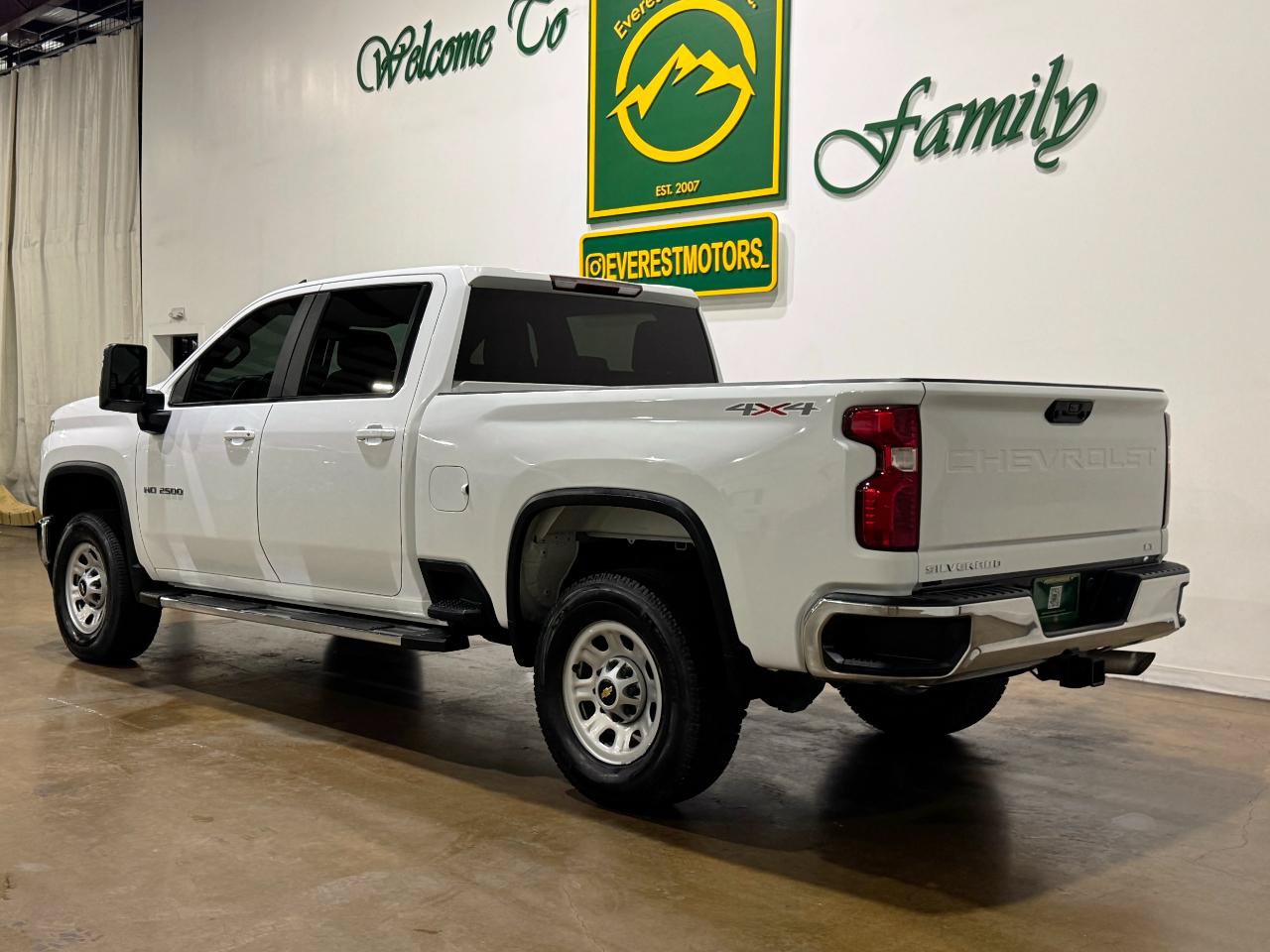 Used 2021 Chevrolet Silverado 2500 LT AWD/4WD image 6