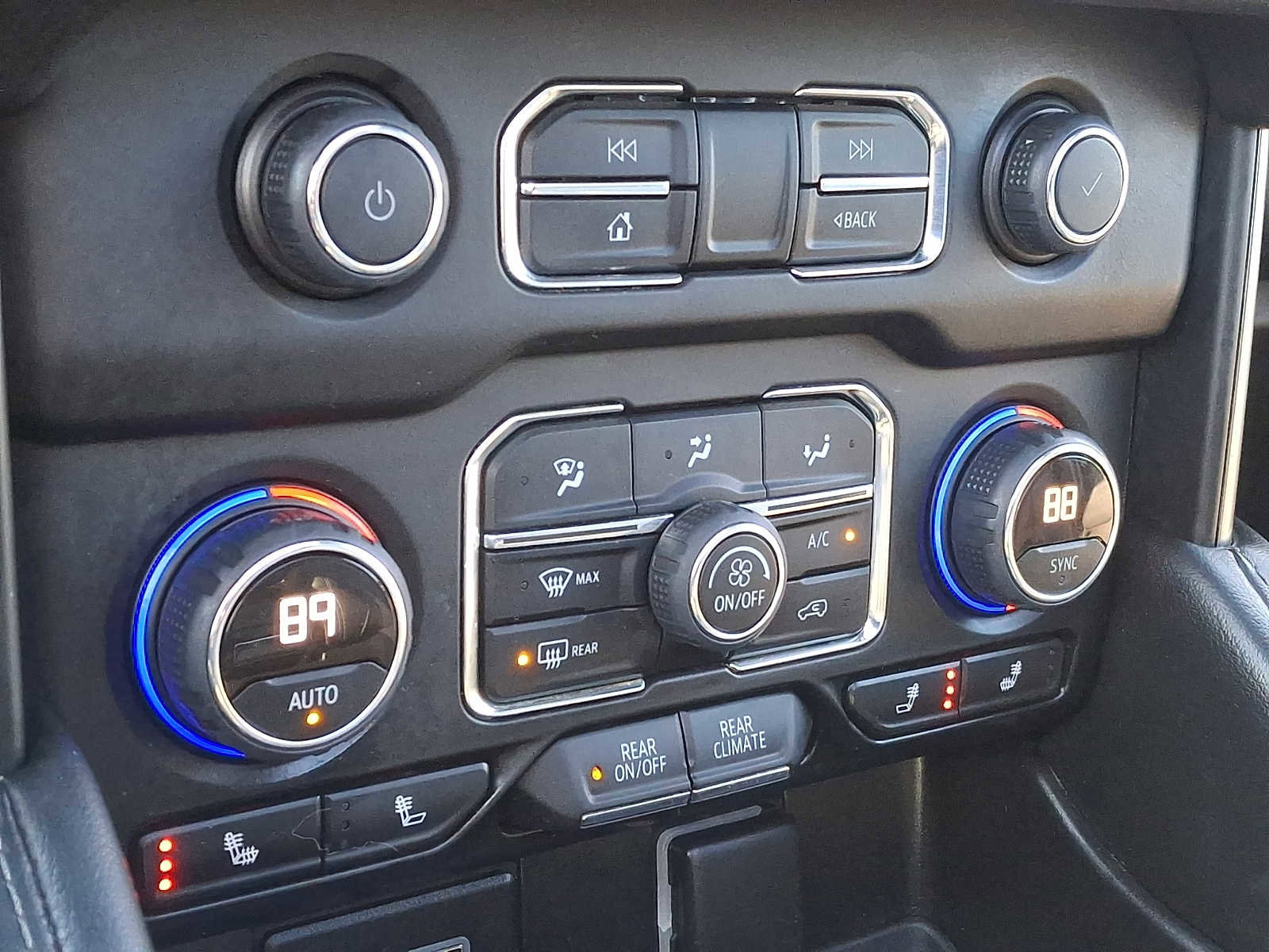 Used 2021 Chevrolet Tahoe LT image 14