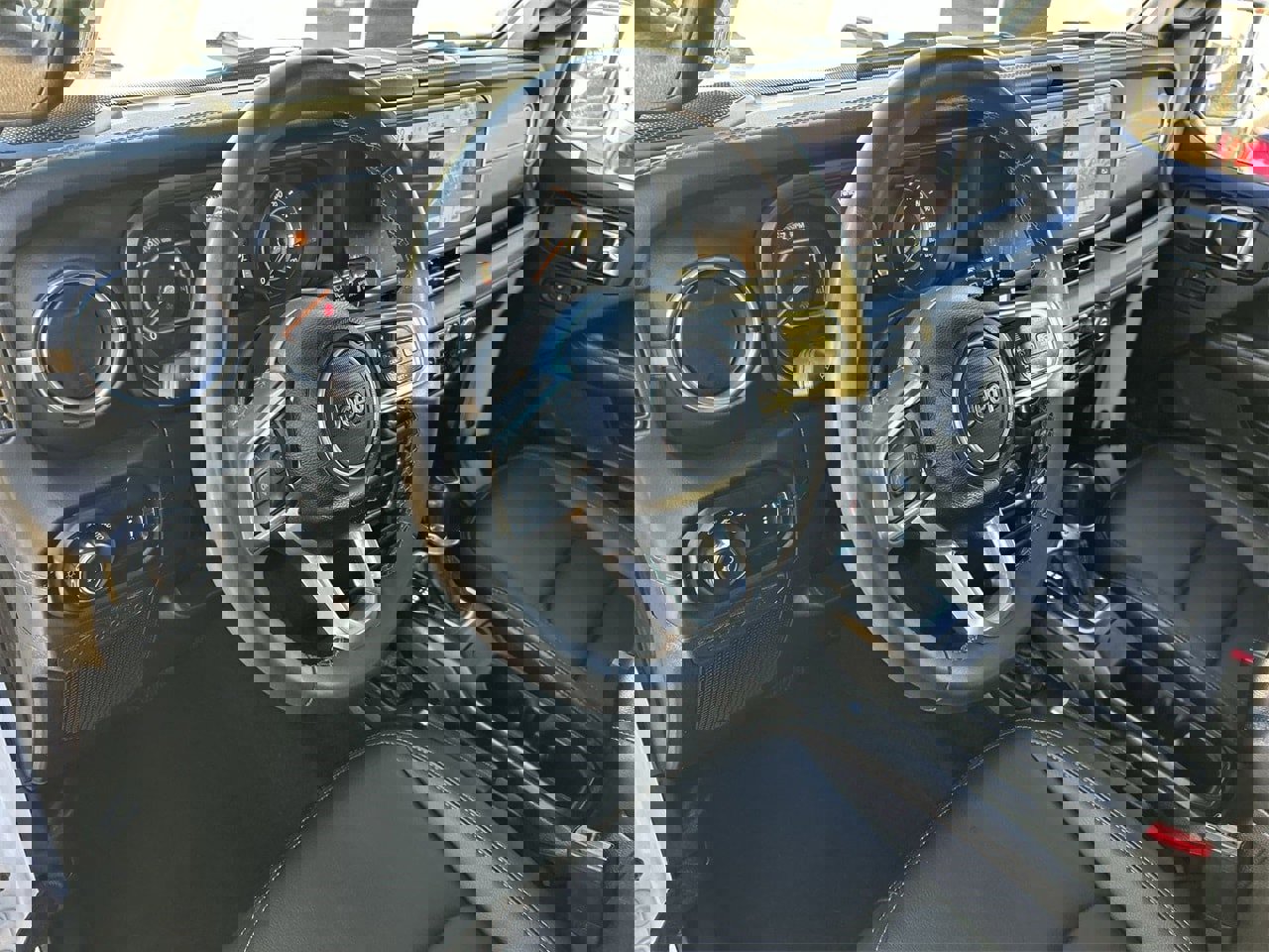 Used 2024 Jeep Wrangler Sahara w/ Technology Group image 15