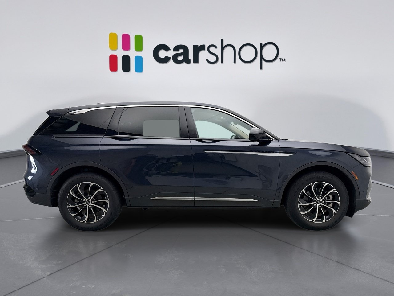 Used 2024 Lincoln Nautilus Premier AWD/4WD image 4