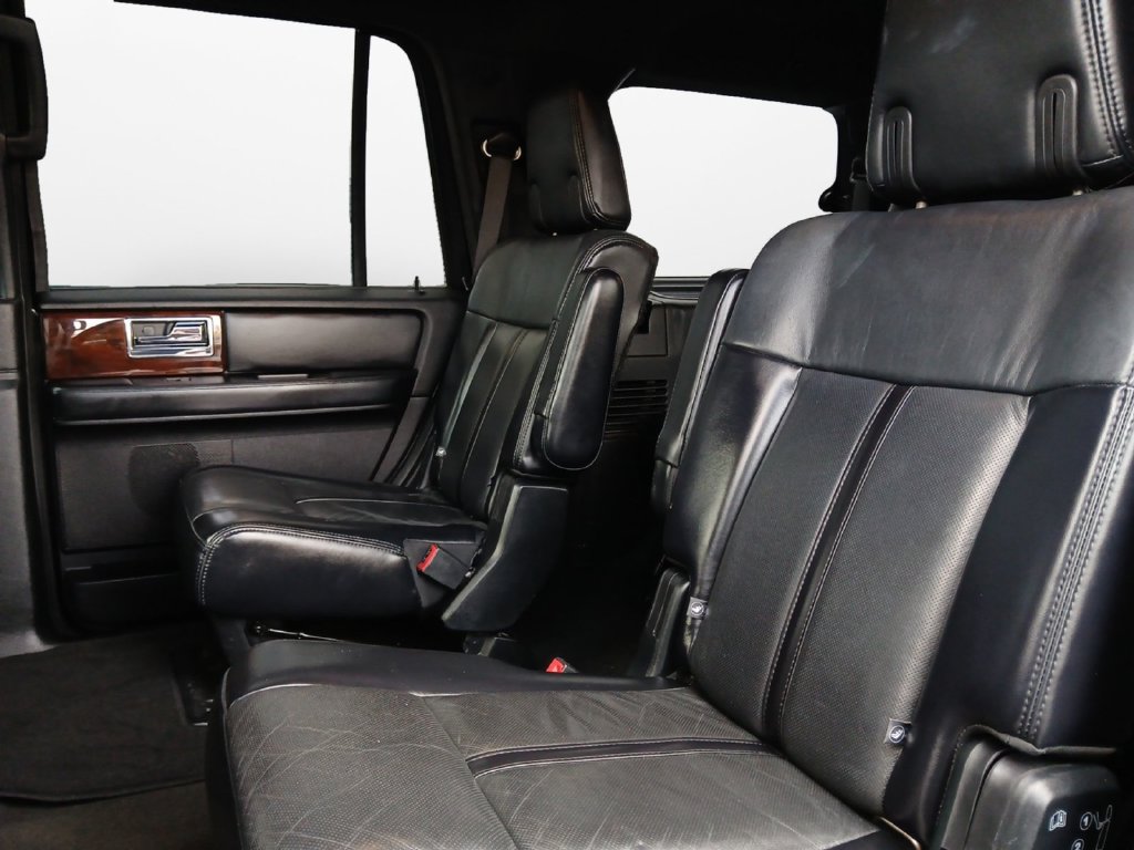 Used 2017 Lincoln Navigator Select AWD/4WD image 21