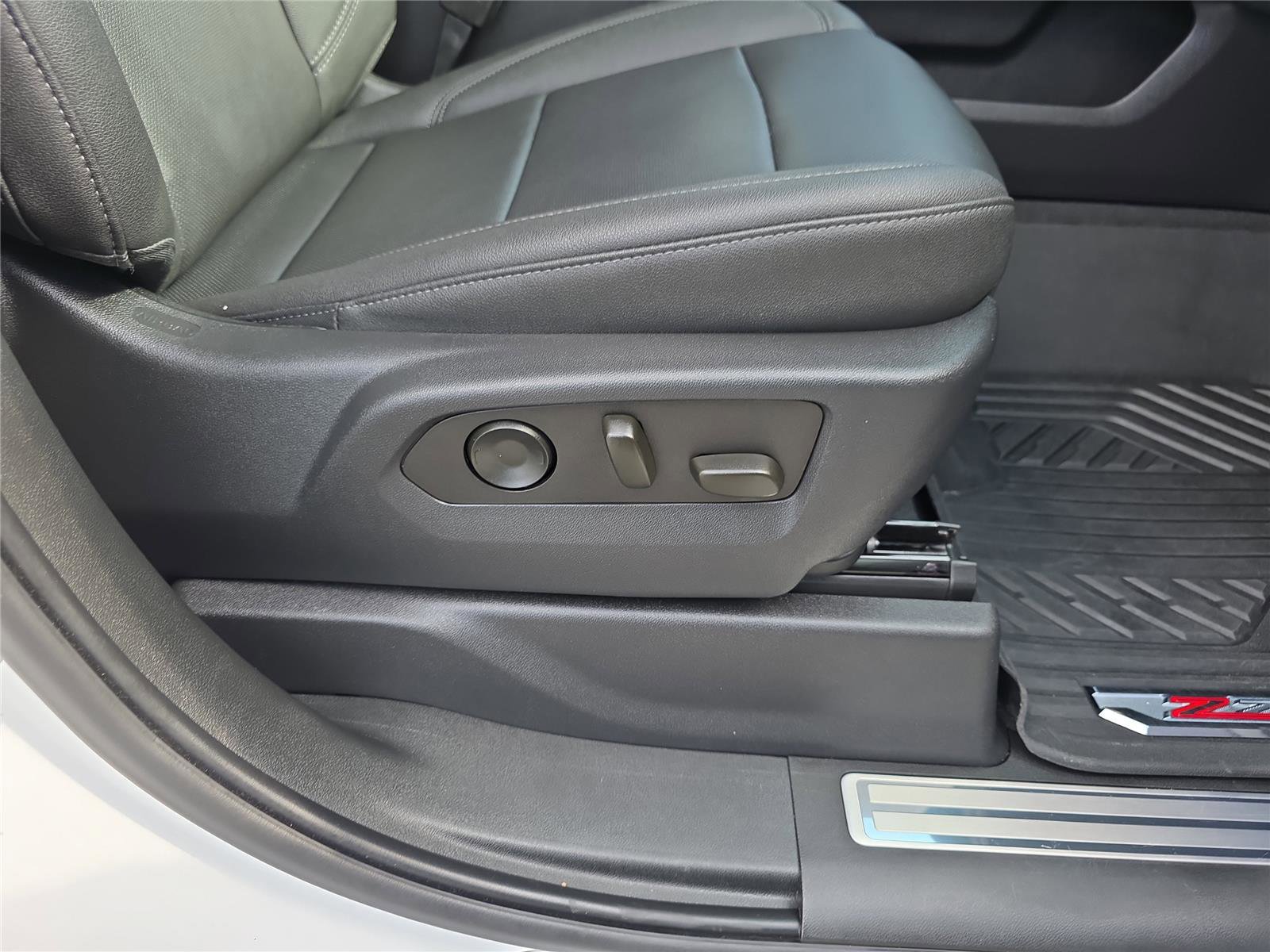 Used 2023 Chevrolet Silverado 1500 LTZ image 37