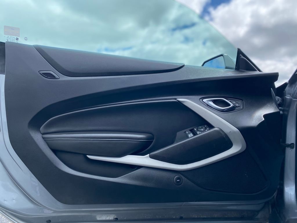 Used 2020 Chevrolet Camaro LT image 14