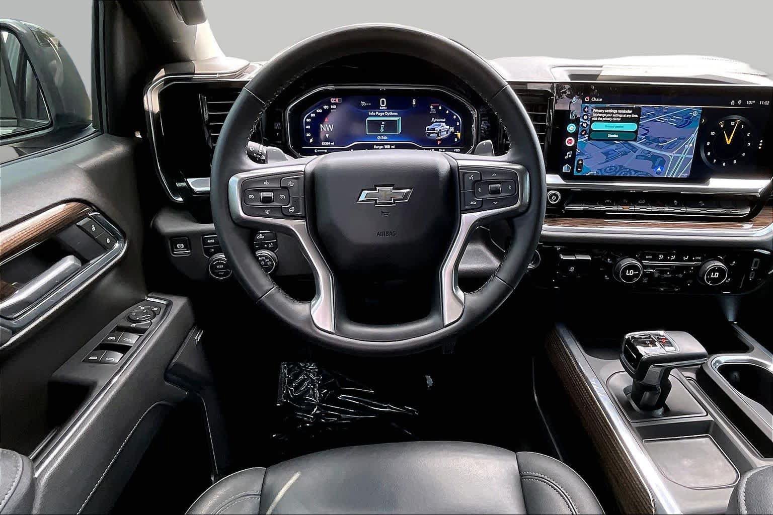 Used 2025 Chevrolet Silverado 1500 LT Trail Boss w/ Convenience Package II AWD/4WD image 6