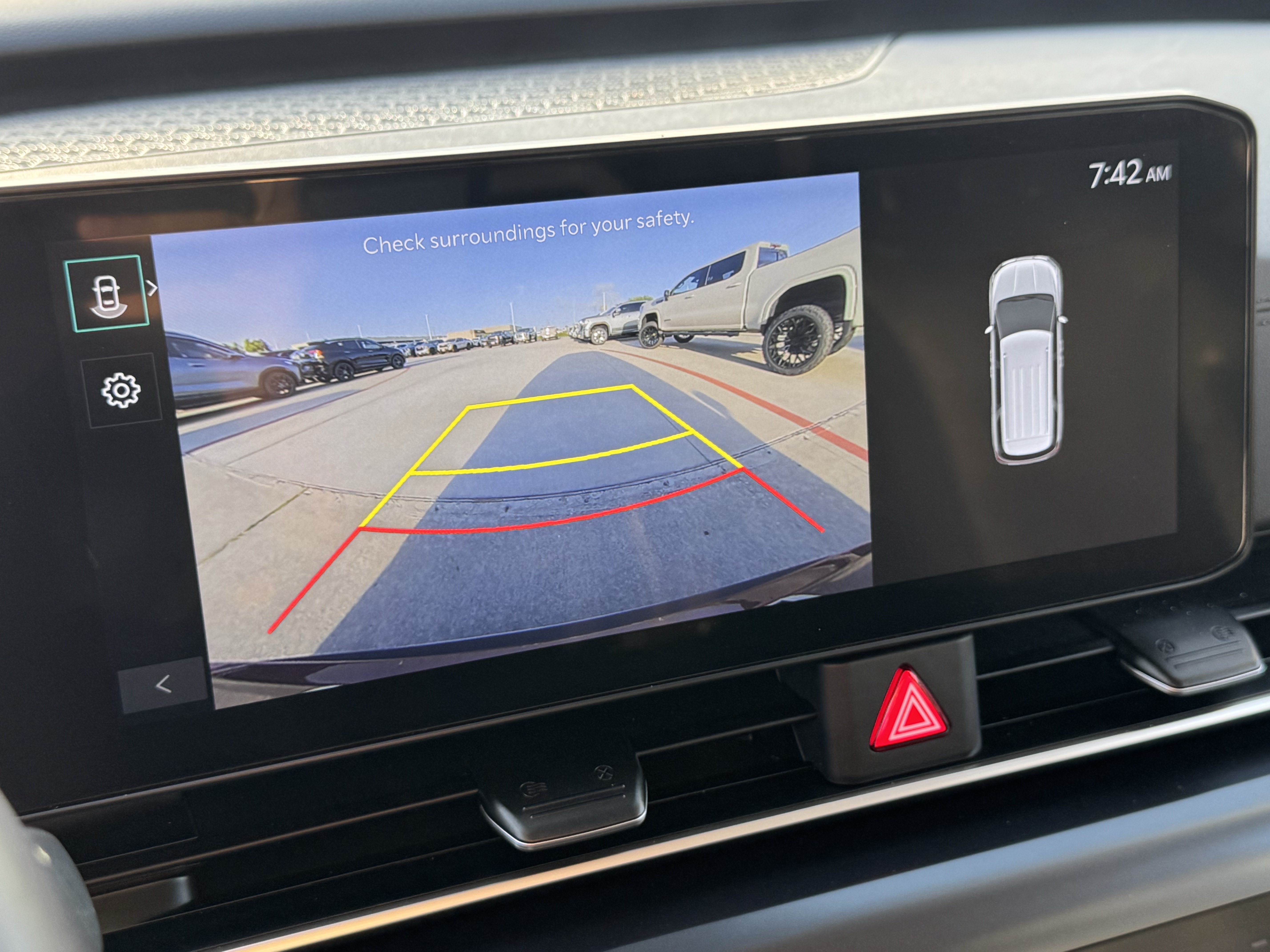 Used 2025 Kia Carnival FWD image 17