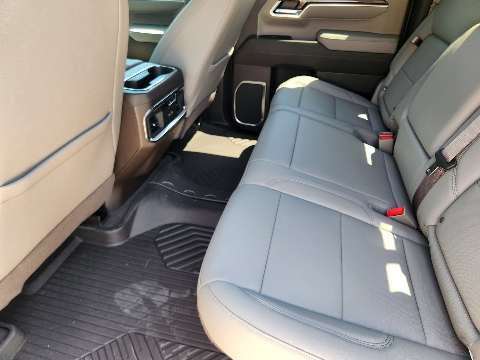 New 2026 Chevrolet Silverado 1500 LTZ w/ LTZ Premium Package AWD/4WD image 24