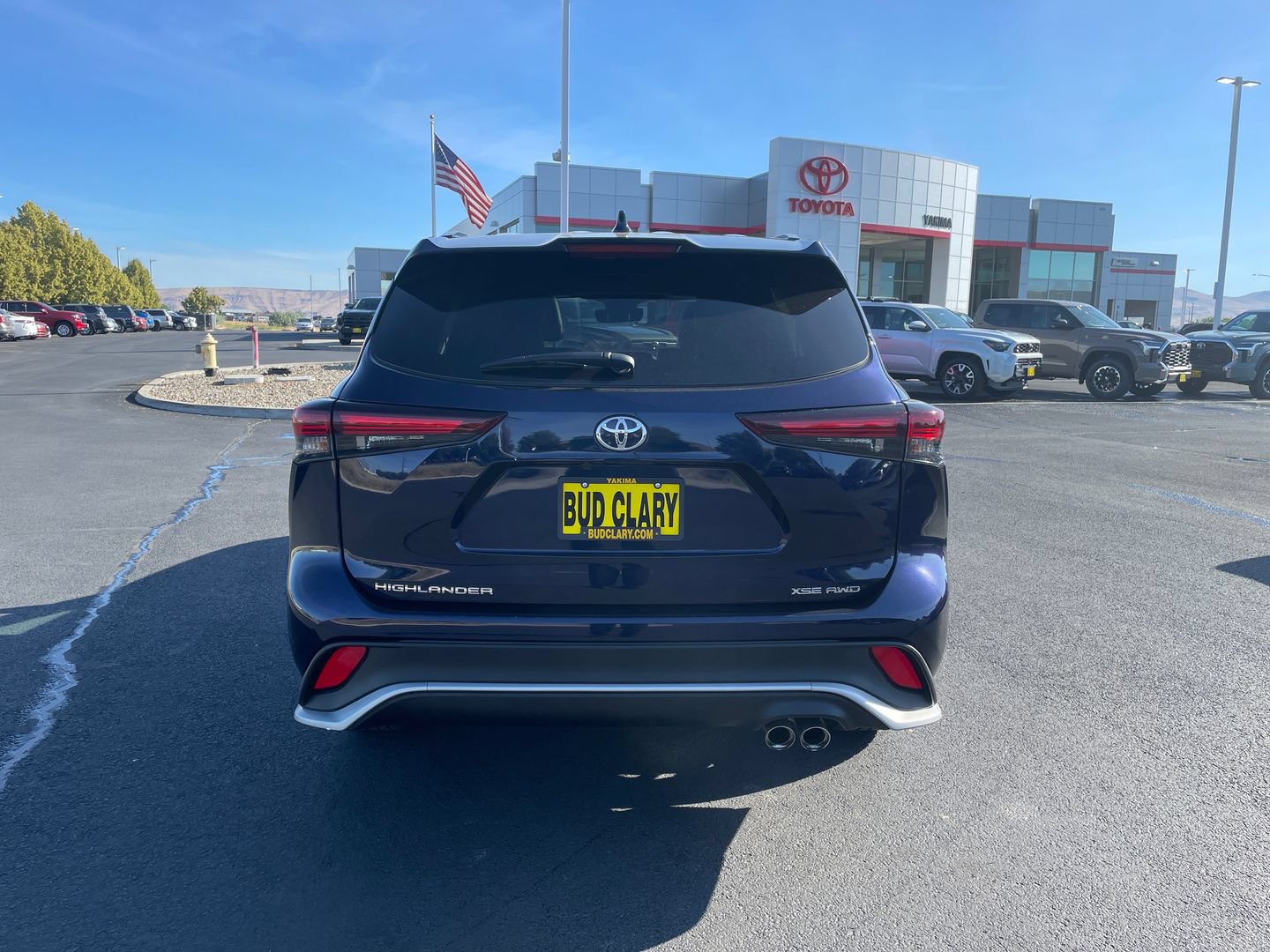 Certified 2025 Toyota Highlander XSE AWD/4WD image 4